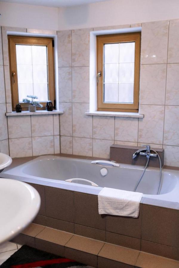 Moderne Landwohnung - Pension - Top Lage 고트마딩겐 외부 사진