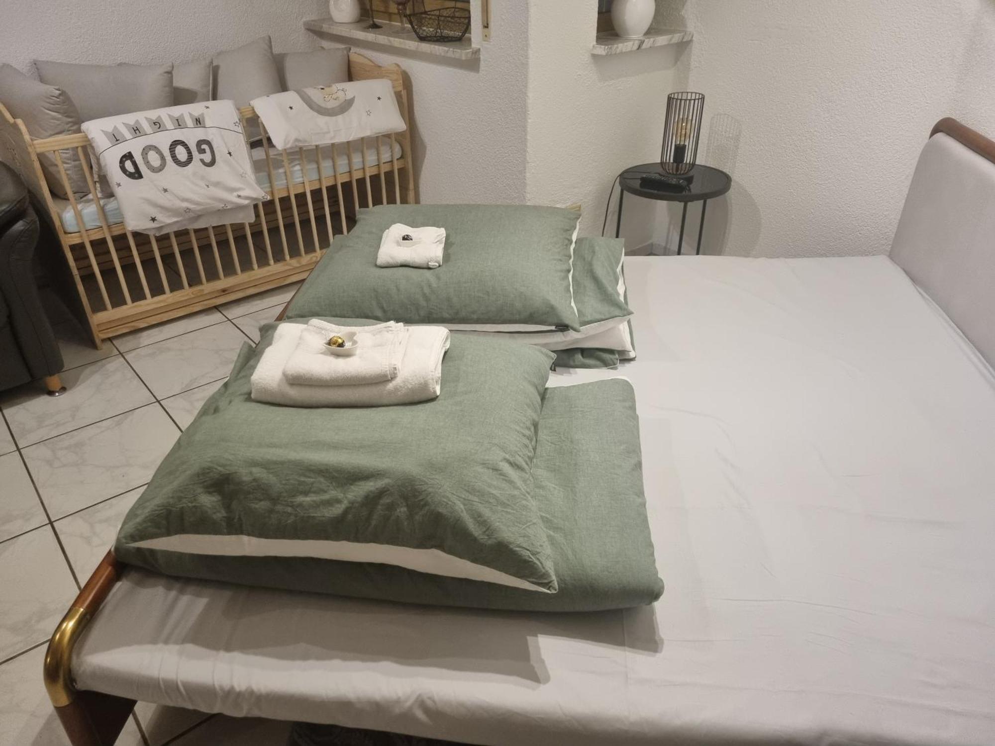 Moderne Landwohnung - Pension - Top Lage 고트마딩겐 외부 사진