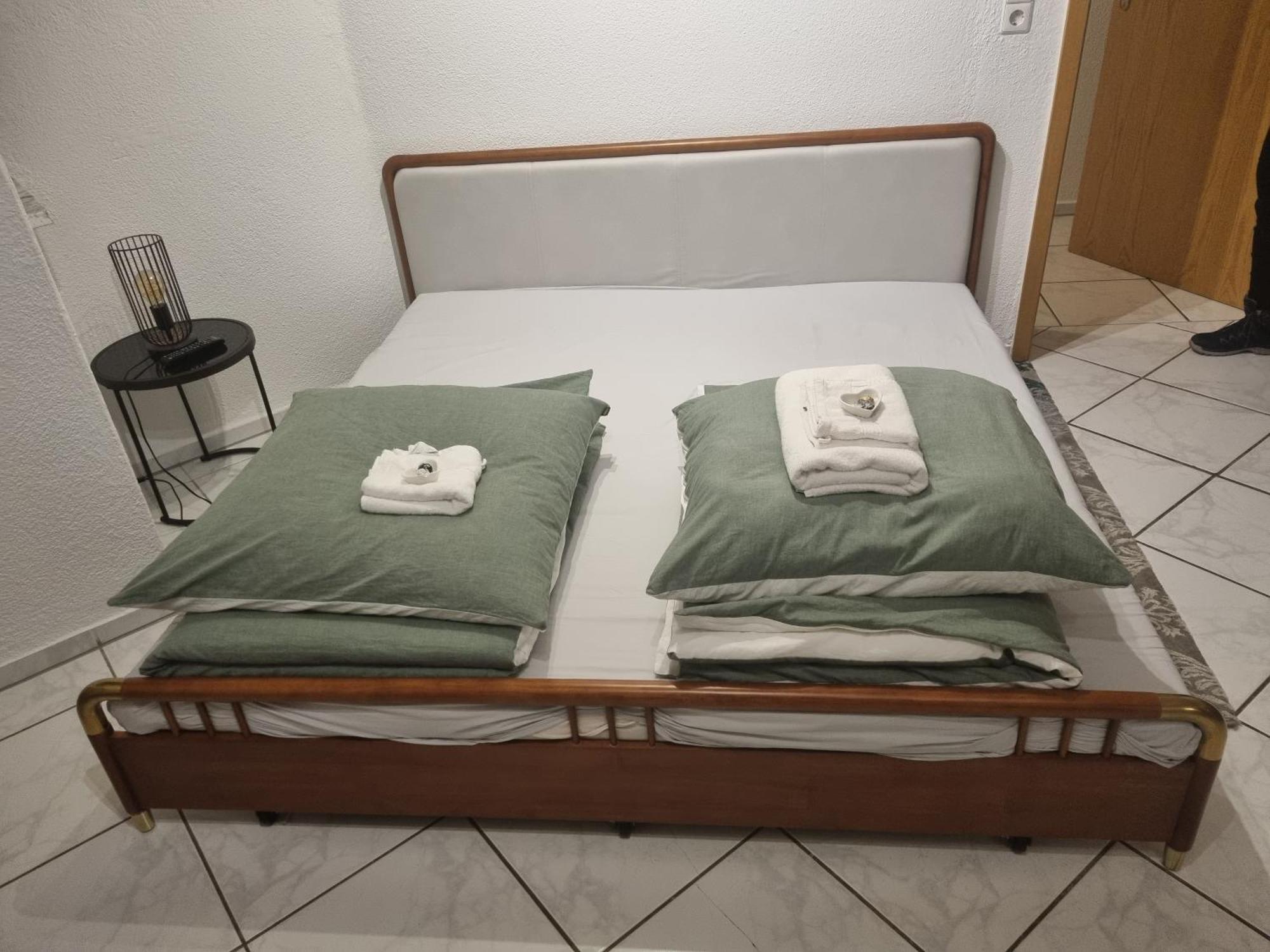 Moderne Landwohnung - Pension - Top Lage 고트마딩겐 외부 사진
